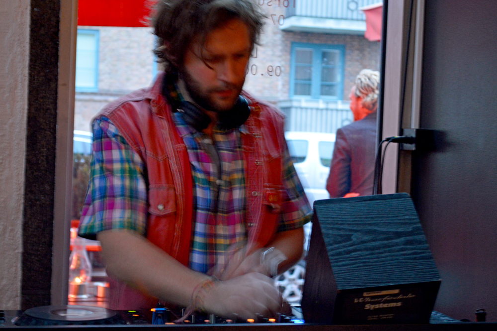 DJ_1000px