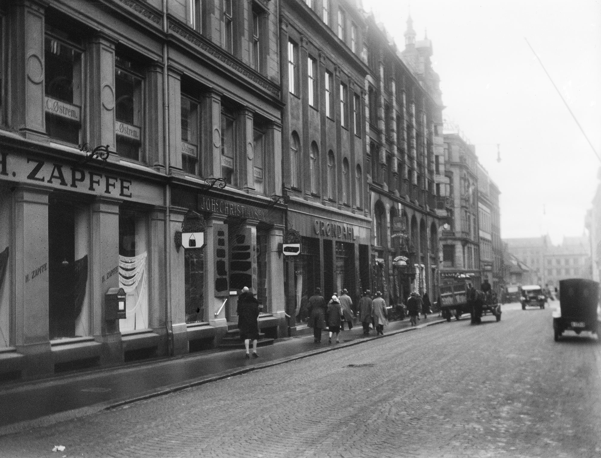 ØvreSlottsgate_copyright_OsloMuseum ØvreSlottsgate_copyright_OsloMuseum