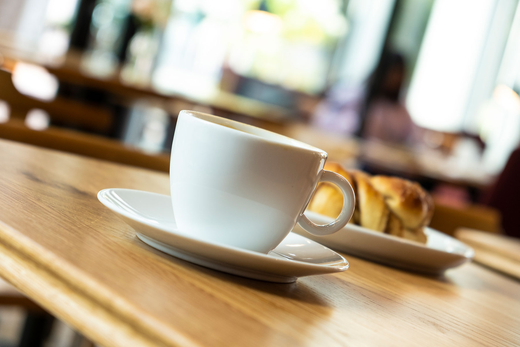 Cafe_1_foto_Kristian_Dugstad_low Kaffekopp på kafe